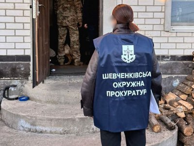 У Запоріжжі судитимуть 46-річного чоловіка за зґвалтування доньки та зберігання зброї