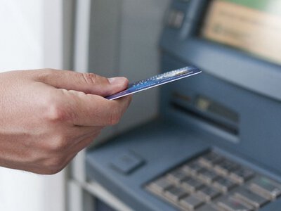 Уряд може списати невикористані кошти з карток: що треба знати українцям