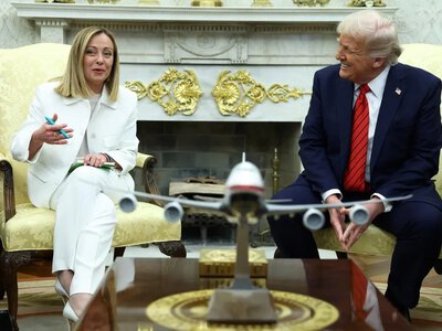 Трамп заявив, що Мелоні благала про спільне фото