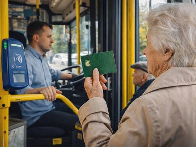 Пенсіонерів змусять платити в транспорті: що відомо - На пенсії
