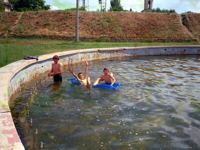 «Фотофакт з минулого»: фонтани в Херсоні часто використовували як басейни