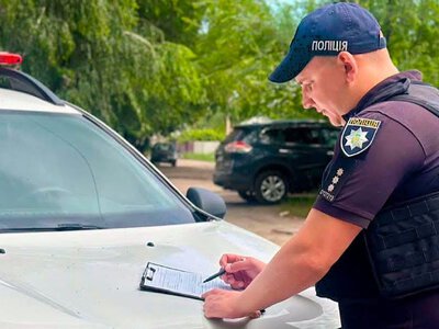 В Изюме пьяный водитель предлагал взятку полицейским