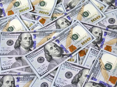 Прогноз курсу валют: скільки коштуватиме готівковий долар найближчими днями 