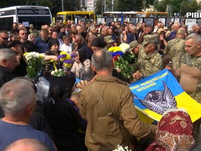 Навіки в строю: у Рівному попрощалися з трьома захисниками України (ВІДЕО)