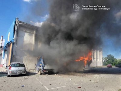 Російські дрони атакували Запоріжжя: поранено дев'ять людей, серед них поліцейський (фото)