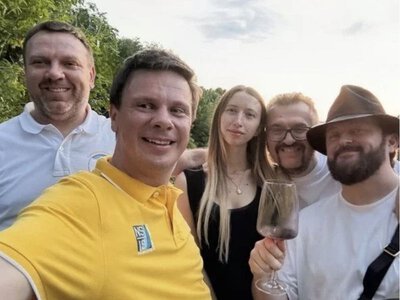 Олександр Пономарьов вперше показався зі своєю молодшою на 17 років коханою