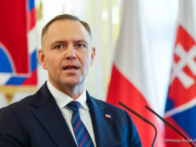 Президент Польщі Кароль Навроцький позбавив Володимира Зеленського ордена Білого Орла