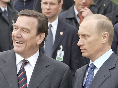 Муссоліні, Горті і Шредер: кого Польща не позбавила Ордена Білого Орла