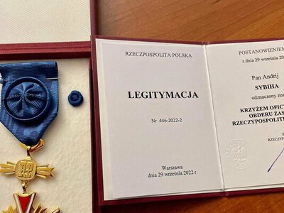 “Ніхто не буде диктувати нам нашу історію”. Глава МЗС Сибіга повернув Польщі свій орден після позбавлення Зеленського “Білого орла”