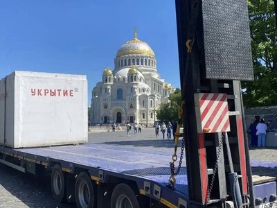 Кронштадт готується до атак: місто встановлює укриття від БпЛА