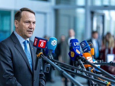 У Росії зраділи рішенню президента Польщі щодо Зеленського, — Сікорський