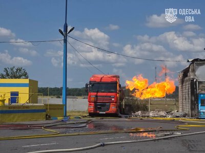 На Одещині внаслідок атаки ворожого БпЛА загорівся газовоз на АЗС