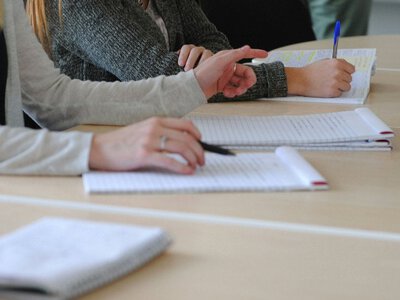 Абітурієнтам із ТОТ дадуть 50 тисяч і пустять без НМТ: хто зможе вступити на бюджет