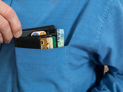 “Ощадбанк” блокує старі картки: хто може залишитися без доступу до грошей