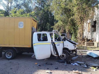 Російські дрони спалили автівки Укрпошти у Нікополі: у компанії зробили важливу заяву