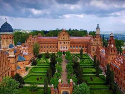 У ЧНУ різко зросла вартість навчання: за деякі спеціальності доведеться платити 75 тисяч гривень
