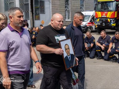 У Харкові попрощалися з Миколою Деркачем – рятувальником, якого вбила РФ
