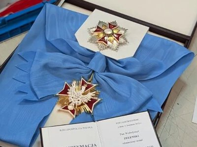 Зеленський повернув Польщі Орден Білого Орла: нагороду відправили президенту країни
