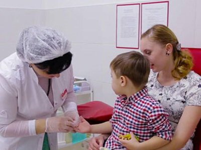 Батькам виплатять до 100% зарплати за догляд за дитиною: хто отримає максимум