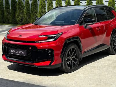 Нова Toyota RAV4 2026 офіційно вийшла на український ринок: ціни приємно здивували (ФОТО)