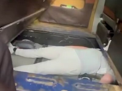 У мікроавтобусі виявили схованку з «пасажиром», який намагався залишити Україну (відео)