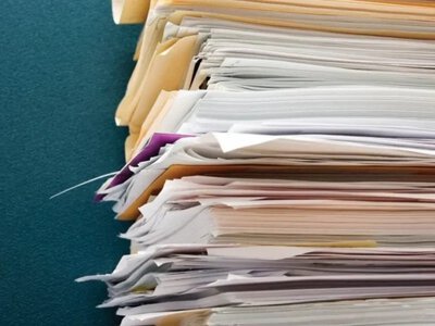 Розірвала протокол прямо у відділку: у Чорткові суд оштрафував жінку, яка намагалася знищити документи