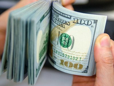 Українцям нагадали правило для готівки на кордоні: кого стосується ліміт у 10 тисяч євро