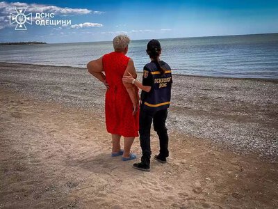 Під Одесою водолази та дрони третю добу шукають 10-річну дівчинку, яка зникла в морі