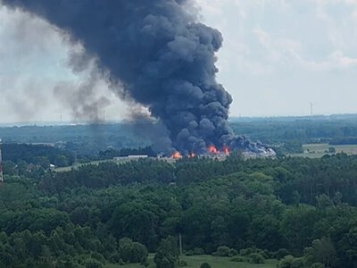 У Польщі – масштабна пожежа на заводі з виробництва аерозолів