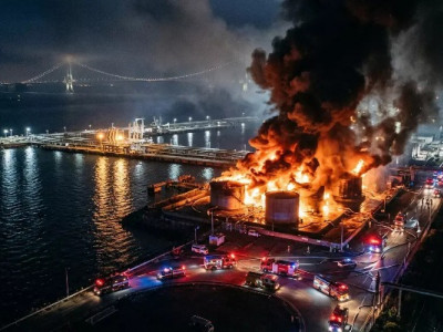 Крим розвалюється. Одна ніч — 4 радари С-400, нафтобаза, блекаут, нема води, нема бензину, дрони біля мосту.