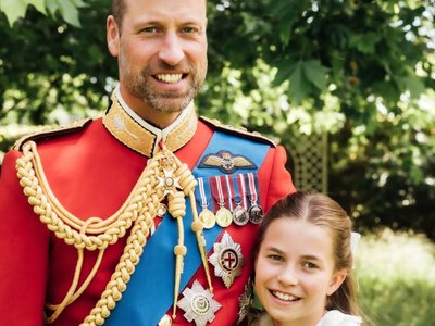 Королівська сім'я показала нове фото принца Вільяма з Шарлоттою, яка є його копією