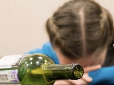 У Мукачеві 15-річну дівчину госпіталізували через алкогольне отруєння