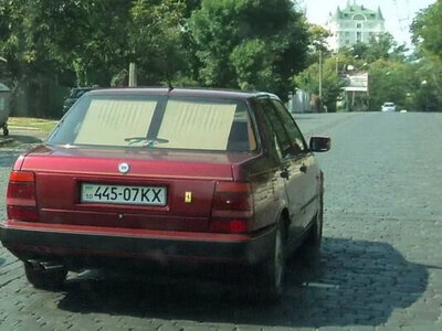 В Україні продали унікальний італійський седан 80-х із двигуном Ferrari (ФОТО)