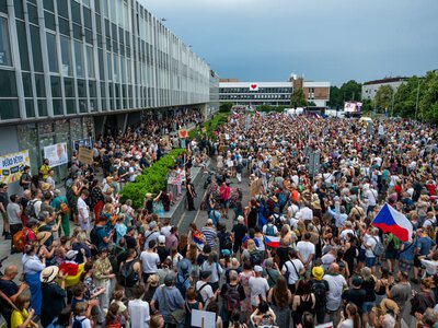 У Празі відбуваються протести проти урядових змін у фінансуванні суспільних ЗМІ
