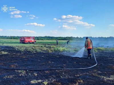 На Волині спалахнули три пожежі торфовищ: гасіння двох осередків триває