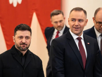 «Це те, що робив Орбан»: Зеленський припустив, чому Навроцький позбавив його ордена