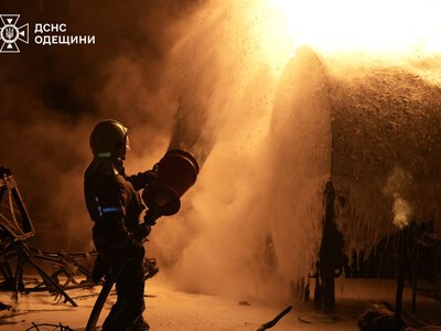 Через ворожу атаку постраждали три торгівельні судна, які прямували в порти Одещини, також удару зазнало сільгосппідприємство