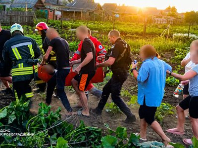 В Олександрівці рятувальники деблокували травмованого чоловіка із понівеченого в ДТП автомобіля