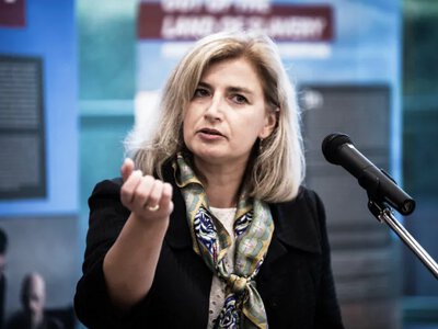 У Навроцького назвали образою відправку кур'єром через Нову пошту відкликаного у Зеленського ордена