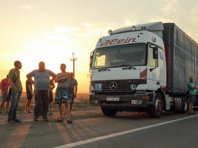На трасах Житомирщини через спеку ввели обмеження для великовагового транспорту
