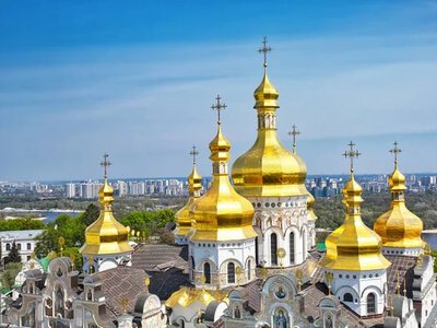 Після російського удару по Києво-Печерській лаврі допомагати рятувати святиню прийшли лише п’ять ченців УПЦ МП