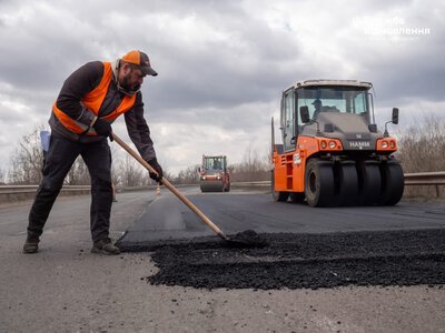 У Чернівцях повністю обмежили рух транспорту на вулиці Кишинівській через ремонт дороги