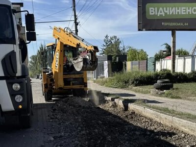  У Тернополі продовжують оновлювати дороги, тротуари й прибудинкові території 