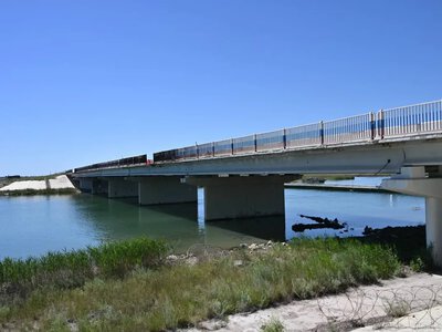 Окупанти на Арабатській стрілці змінили логістику та використовують понтонні переправи