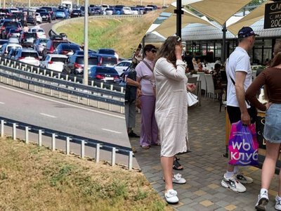 Туристичний сезон – зірвано: на виїзді через Кримський міст виник затор із понад 900 автівок