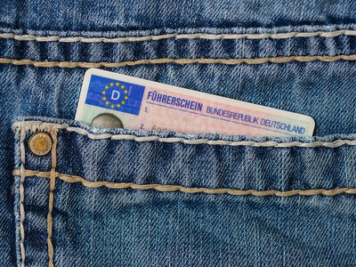 Шахраї продають водійські права в мережі: як українців лишають без грошей і документів