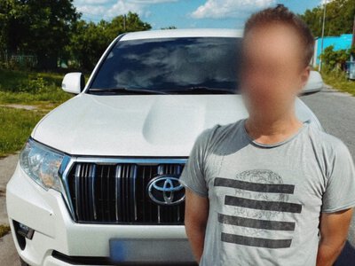 На автодорозі М-21 патрульні зупинили водія з ознаками сп’яніння та виявили речовини, схожі на наркотичні