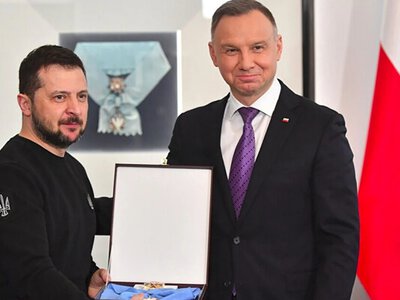 У Польщі розповіли, що буде з повернутим орденом Зеленського