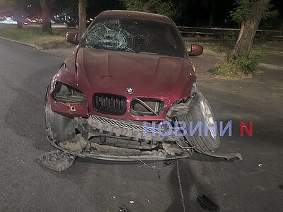 Відео моменту потрійного ДТП за участю BMW X6 у Миколаєві