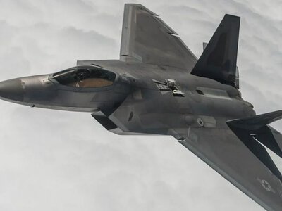 Експерти пояснили, чому старий F-22 досі швидший за F-35: у чому головна перевага